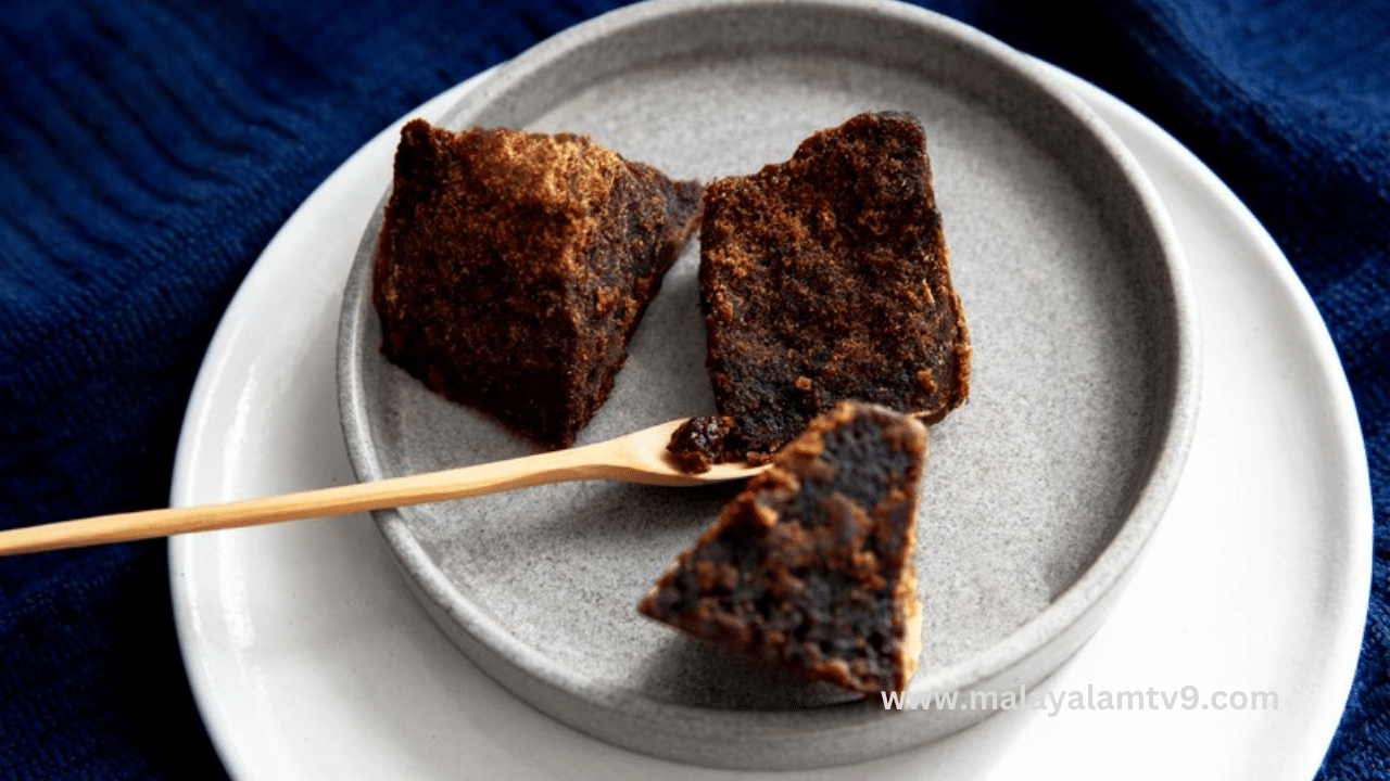 എല്ലുകളുടെ ആരോഗ്യത്തിനും ശർക്കര വളരെ നല്ലതാണ്. സന്ധി വേദന, സന്ധിവാതം തുടങ്ങിയ രോഗങ്ങളെ ശമിപ്പിക്കാൻ ശർക്കര നിങ്ങളെ സഹായിക്കും.