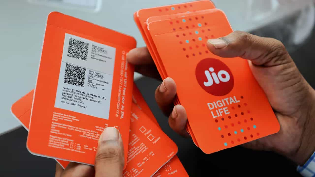 Jio Plans :താരിഫ് നിരക്കുകൾ വർധിപ്പിച്ച് ജിയോ; 5ജിക്ക് ഇനി കൂടുതൽ തുക നൽകണം