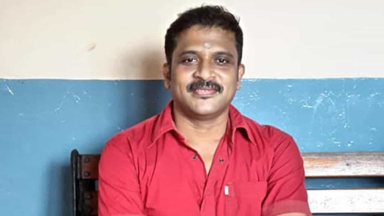 Koottickal Jayachandran : നടൻ കൂട്ടിക്കൽ ജയചന്ദ്രനെതിരെയുള്ള പോക്സോ കേസ്; നടപടി വൈകുന്നുയെന്ന് പരാതിയുമായി പെൺകുട്ടിയുടെ ബന്ധു