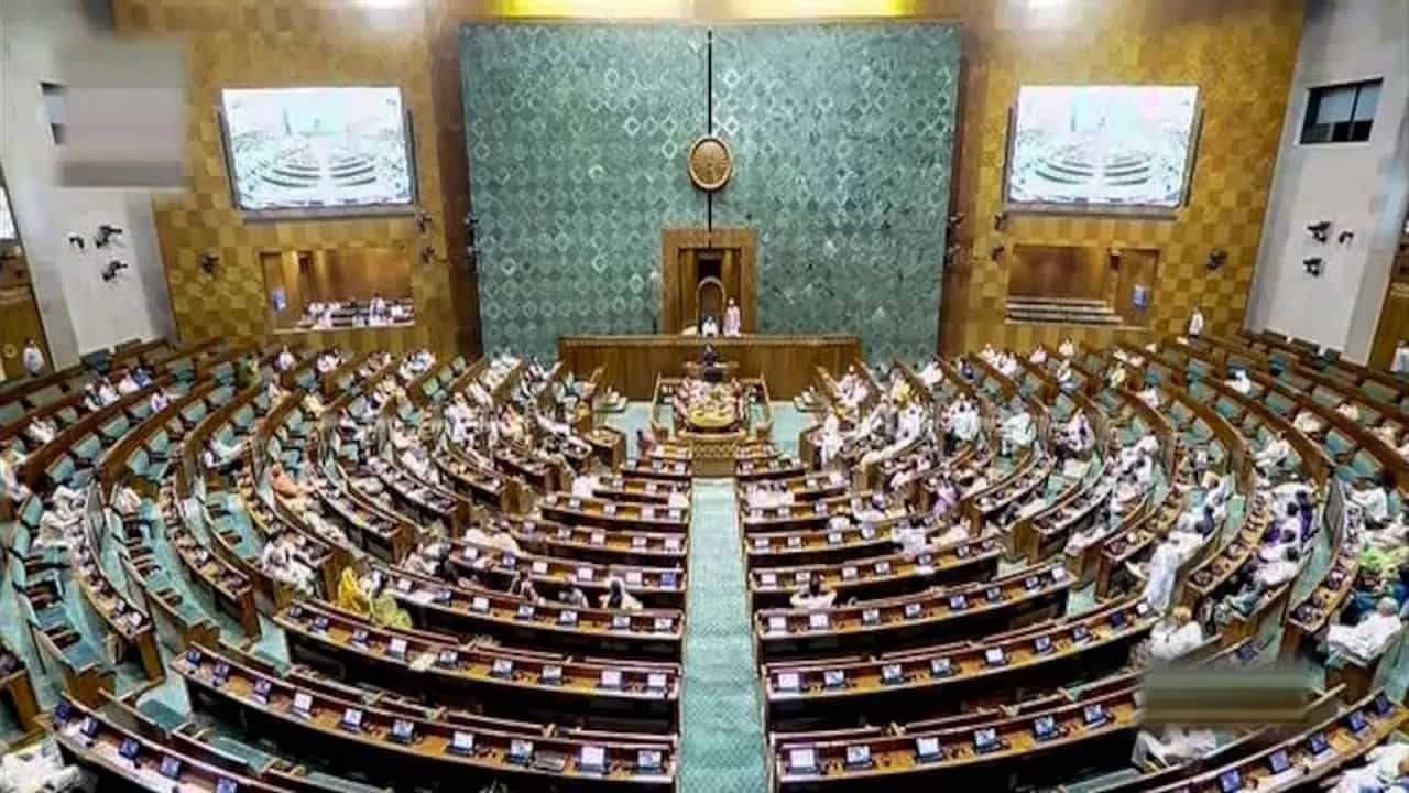 Lok Sabha Speaker Election: ലോക്‌സഭ സ്പീക്കറെ തിരഞ്ഞെടുക്കുന്നത് എങ്ങനെ? അധികാരങ്ങള്‍ എന്തെല്ലാം...