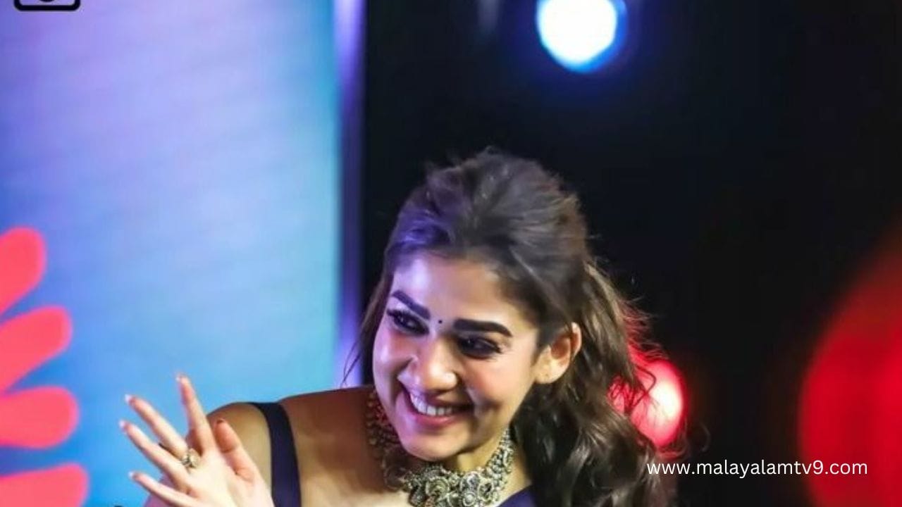 സിനിമകളുടെ പ്രൊമോഷൻ പരിപാടികളിലൊന്നും പങ്കെടുക്കാത്ത ചുരുക്കം ചില താരങ്ങളിലൊരാളാണ് നയൻതാര. എന്നാൽ കഴിഞ്ഞ ദിവസം ഒരു സിനിമയുടെ പ്രൊമോഷൻ ചടങ്ങിനെത്തിയ നയൻതാരയാണിപ്പോൾ സോഷ്യൽ മീഡിയയിലെ താരം