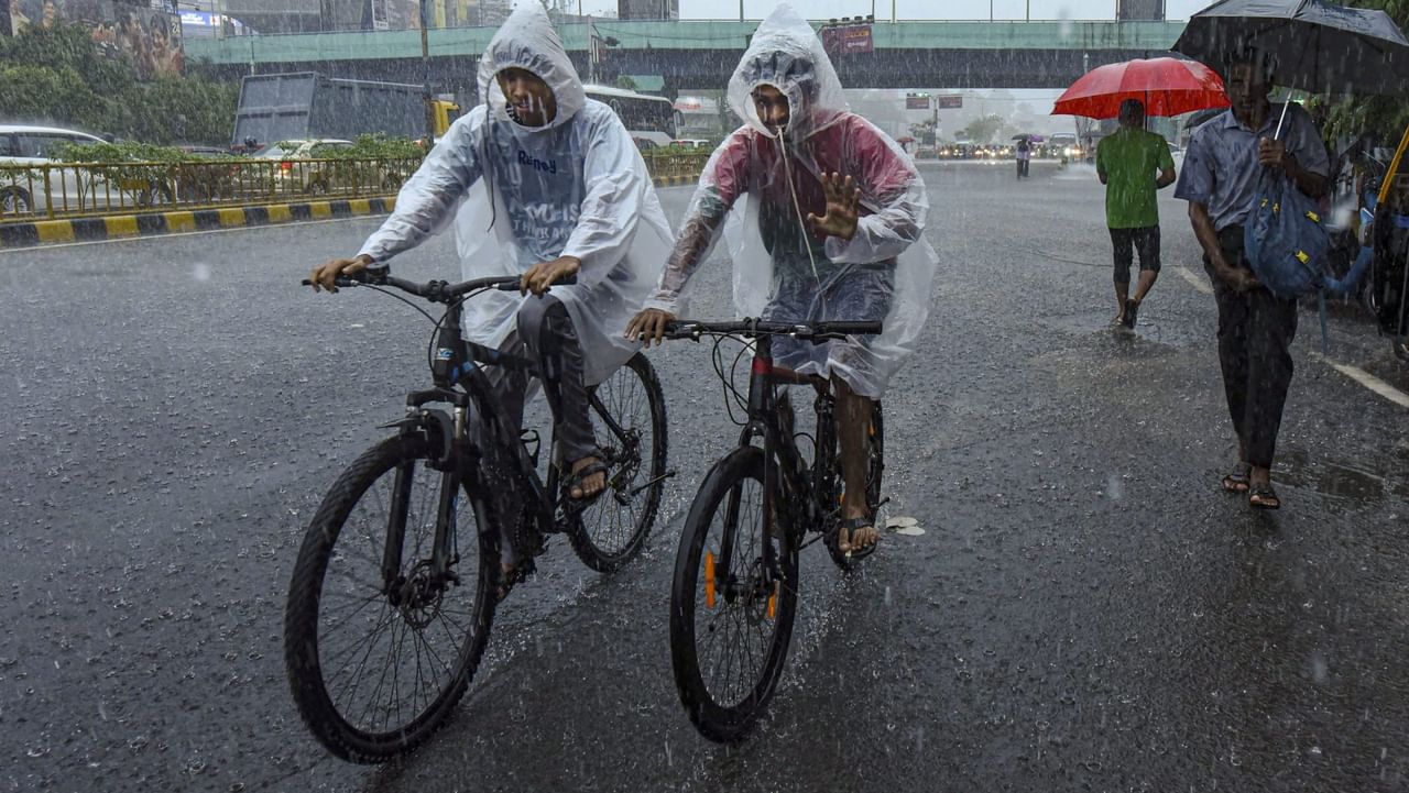 Kerala Rain Alert: കനത്ത മഴ തുടരുന്നു… രണ്ട് ജില്ലകളിൽ റെഡ് അലർട്ട്