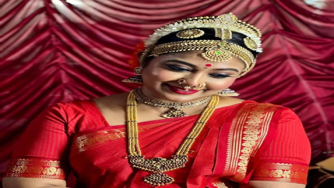 ചിത്രങ്ങള് പങ്കുവെച്ചതിന് പിന്നാലെ നിരവധിയാളുകളാണ് രചനയ്ക്ക് ആശംസകള് അറിയിച്ച് രംഗത്തെത്തിയിരിക്കുന്നത്.