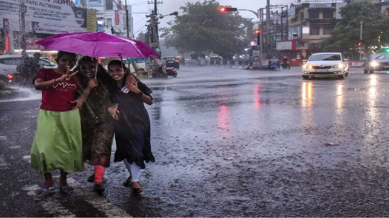 Kerala Rain Alert: സംസ്ഥാനത്ത് ഇന്ന് അതിതീവ്ര മഴ; മൂന്ന് ജില്ലകളില്‍ റെഡ് അലര്‍ട്ട്‌