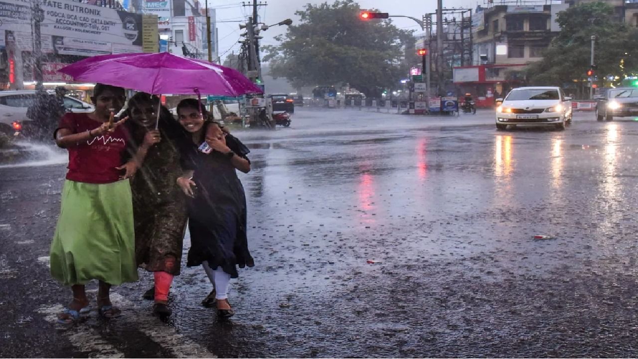 Kerala Rain Alert: സംസ്ഥാനത്ത് ഇന്ന് അതിതീവ്ര മഴ; മൂന്ന് ജില്ലകളില്‍ റെഡ് അലര്‍ട്ട്‌