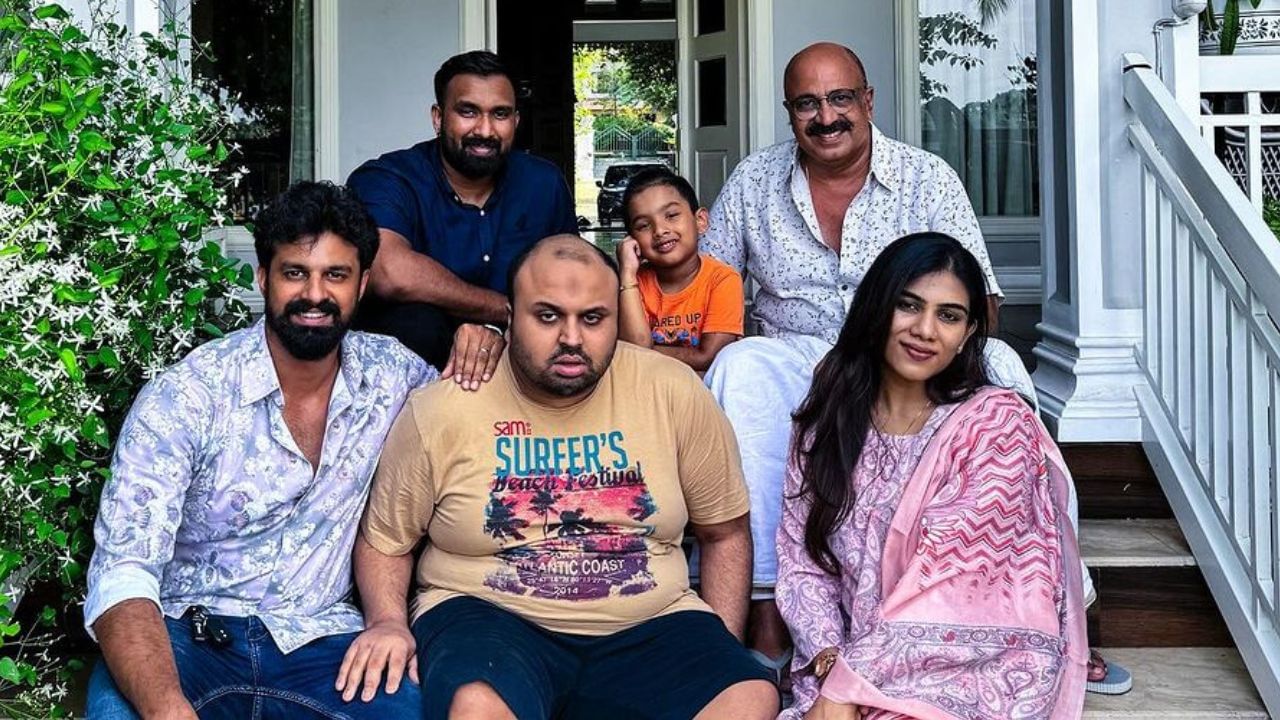 കുടുംബത്തിലെ എല്ലാവരുടെയും പ്രിയപ്പെട്ട സാപ്പിയായിരുന്നു റാഷിൻ, റാഷിനെ കൂടാതെ ഷഹീനും, ഫർഹീനുമാണ് സിദ്ധിഖിൻ്റെ മക്കൾ. തൻ്റെ സഹോദരനെ പൊന്ന് പോലെ നോക്കുന്ന ഷഹീൻ നിരവധി ചിത്രങ്ങളാണ് സാമൂഹി മാധ്യമങ്ങളിൽ ഇരുവർക്കുമൊപ്പം പങ്ക് വെച്ചിട്ടുള്ളത്.