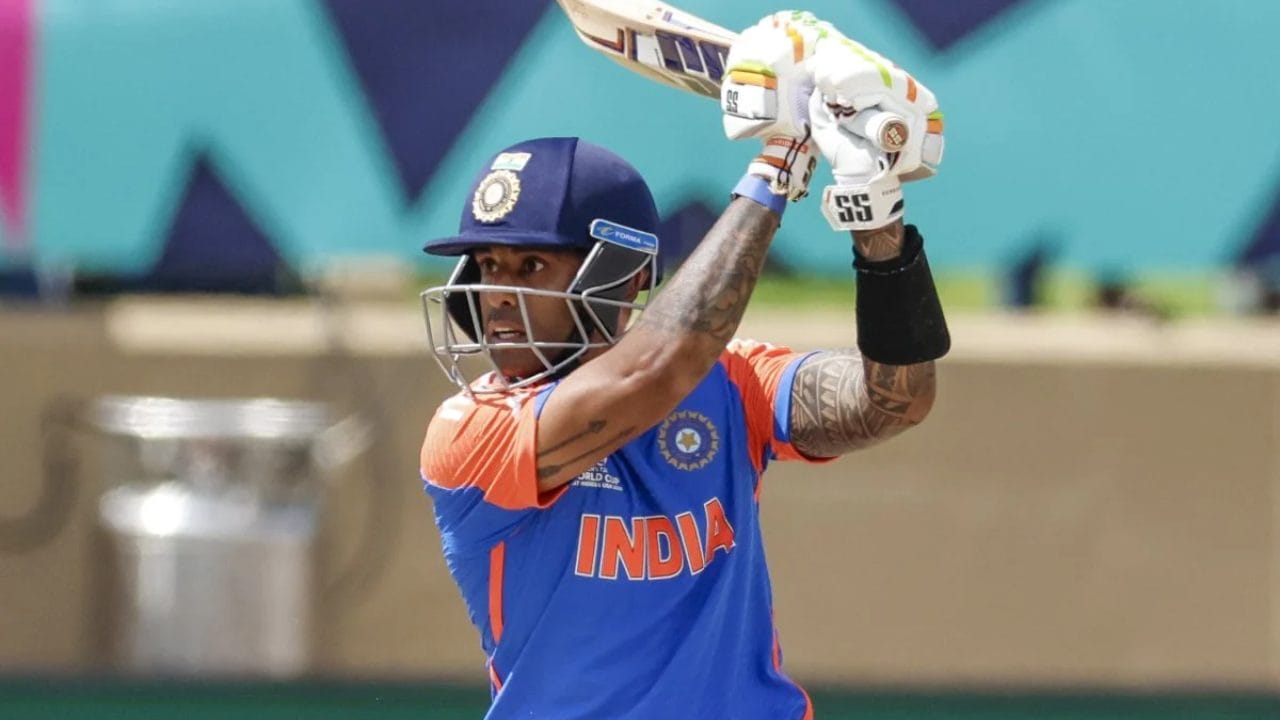 സൂര്യകുമാർ യാദവ് -  രാജ്യാന്തര ടി20 യിലെ ഒന്നാം റാങ്കുകാരനായ സൂര്യകുമാർ യാദവിനും ക്യാപ്റ്റൻസി സാധ്യതയുണ്ട്. ടീമിലെ സ്ഥിരാംഗം, രാജ്യാന്തര മത്സരങ്ങളിലെ പരിചയം തുടങ്ങിയ വിവിധ ഘടകങ്ങളാണ് സൂര്യയ്ക്ക് ഗുണമാവുന്നത്.