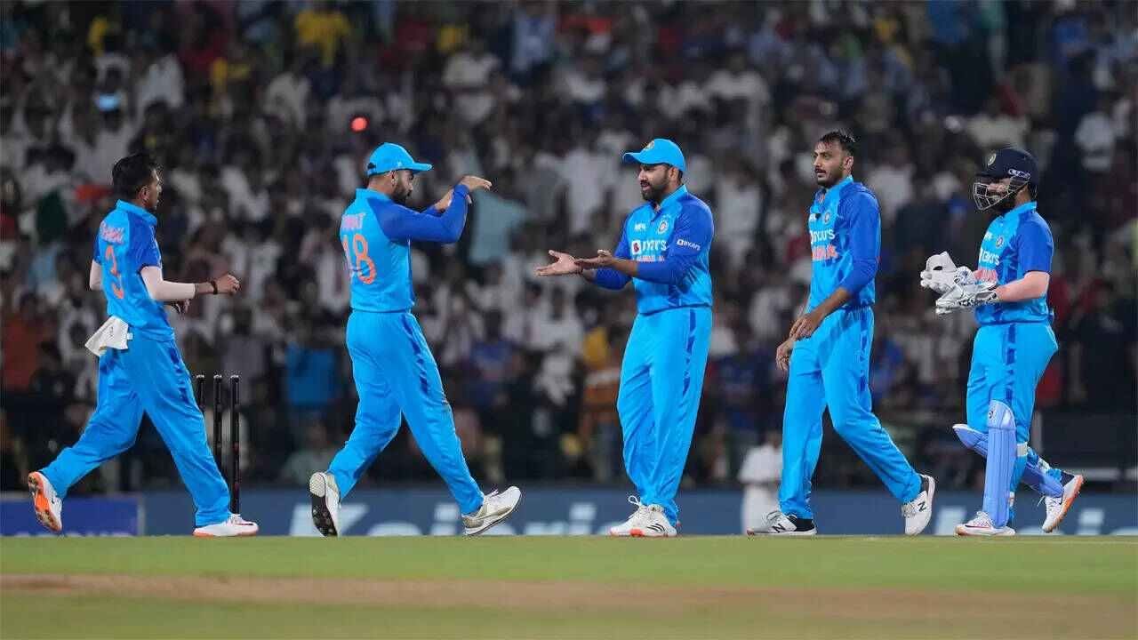 2022ൽ ഇന്ത്യ സെമിയിൽ പുറത്തായി. സെമിയിൽ ഇന്ത്യയെ വീഴ്ത്തിയ ഇംഗ്ലണ്ട് ഫൈനലിൽ പാകിസ്താനെതിരെയും വിജയിച്ച് രണ്ടാം കിരീടം നേടി. ഈ ലോകകപ്പിലും കോലി തകർത്തുകളിച്ചു.