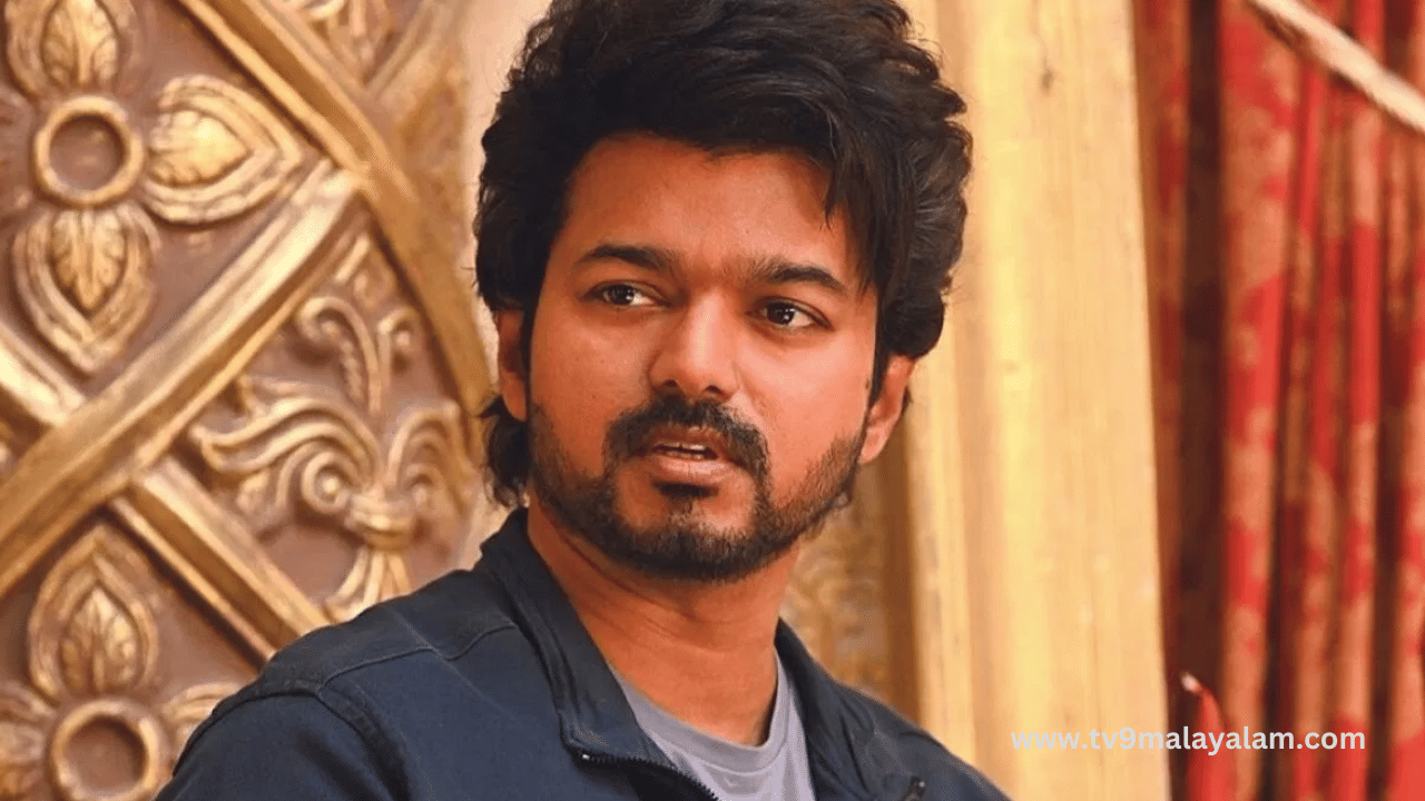 എന്നാൽ വിജയിയുടെ കരിയറിൽ ഏറെ പ്രതീക്ഷയോടെ എത്തിയ അമ്പതാം ചിത്രം ബോക്‌സോഫീസിൽ വലിയ പരാജയമാണ് ഏറ്റുവാങ്ങിയത്. രൂക്ഷമായ വിമർശനമാണ് വിജയ്ക്ക് അന്ന് നേരിടേണ്ടി വന്നത്. ഇനി ഒരു തിരിച്ചുവരവ് വിജയിക്ക് ഇല്ലെന്ന് നിരൂപകർ വിധിയെഴുതി.  തീയേറ്ററുകൾക്ക് ഉണ്ടായ നഷ്ടം വിജയ് നികത്തണമെന്നും അദ്ദേഹത്തിൻ്റെ ചിത്രങ്ങളുമായി ഇനി സഹകരിക്കില്ലെന്നും തീയേറ്റർ ഉടമകൾ പറയുന്ന സ്ഥിതിയിലെത്തി. 

