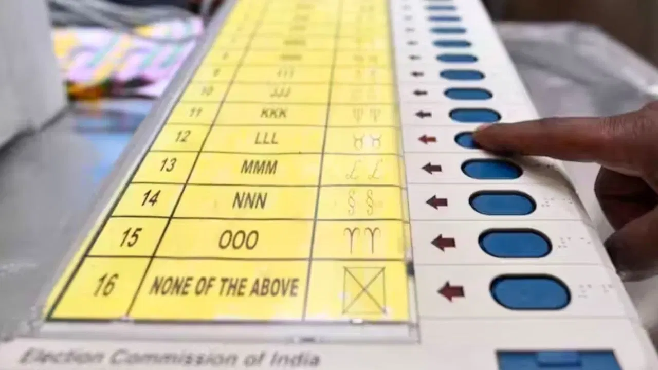 Lok sabha Election Result 2024: മൂന്നു ജില്ലകളിലെ കേന്ദ്രങ്ങളിൽ നിരോധനാജ്ഞ; വിജയമുറപ്പിച്ച് 3000 കാവി ലഡുവിന് ഓർഡർ കൊടുത്ത് തിരുവനന്തപുരത്ത് ബിജെപി Lok sabha Election Result 2024: മൂന്നു ജില്ലകളിലെ കേന്ദ്രങ്ങളിൽ നിരോധനാജ്ഞ; വിജയമുറപ്പിച്ച് 3000 കാവി ലഡുവിന് ഓർഡർ കൊടുത്ത് തിരുവനന്തപുരത്ത് ബിജെപി