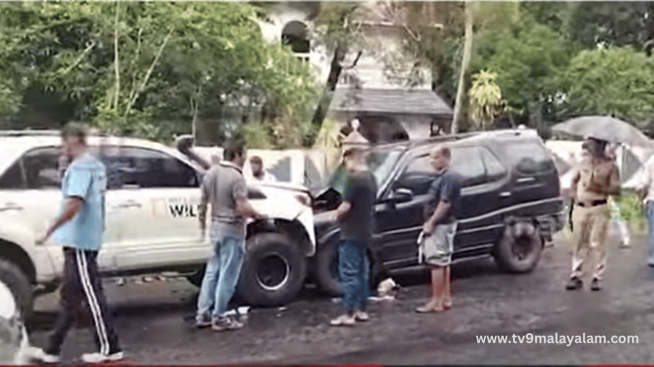 E Bull Jet Youtubers: ഇ-ബുൾ ജെറ്റ് യൂട്യൂബർമാർ സഞ്ചരിച്ച കാർ മറ്റൊരു കാറുമായി കൂട്ടിയിടിച്ച് അപകടം