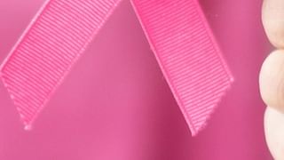 Breast Cancer : സ്തനാർബുദത്തിൻ്റെ അഞ്ച് ലക്ഷണങ്ങൾ അറിയാം