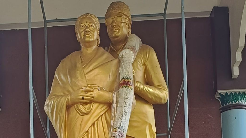 janaki ramachandran and MGR Statue at Vaikom Near Kottayam, Kerala 