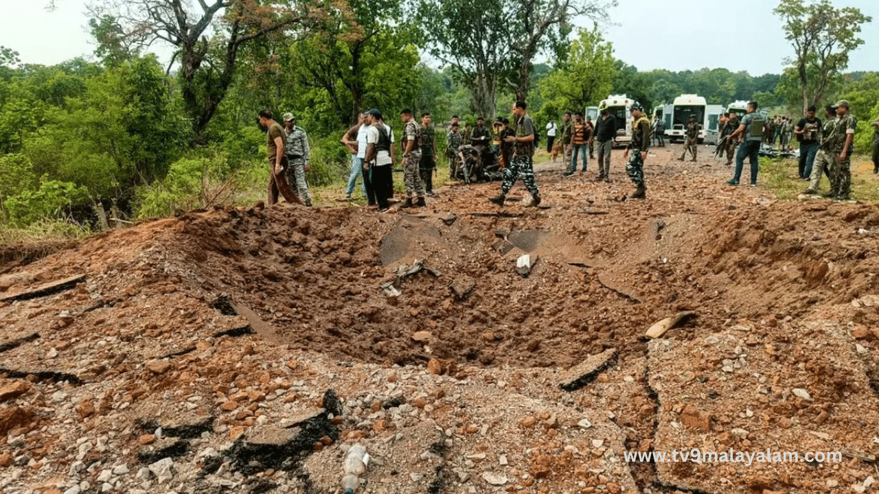 Chhattisgarh Naxal Attack: ഛത്തീസ്ഗഢിൽ നക്‌സൽ ആക്രമണം; മലയാളിയടക്കം രണ്ട് സിആർപിഎഫ് ജവാന്മാർക്ക് വീരമൃത്യു