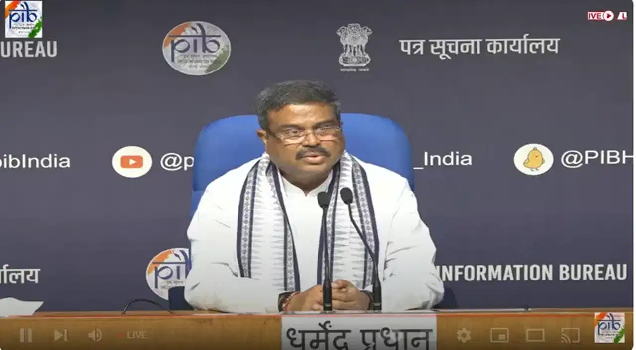 NEET Scam: തലേന്ന് ചോദ്യപേപ്പർ കയ്യിലെത്തിയെന്ന് അറസ്റ്റിലായ വിദ്യാർഥി; കേന്ദ്രം ഉന്നതതല സമിതി രൂപീകരിക്കുമെന്ന് ധർമേന്ദ്ര പ്രധാൻ