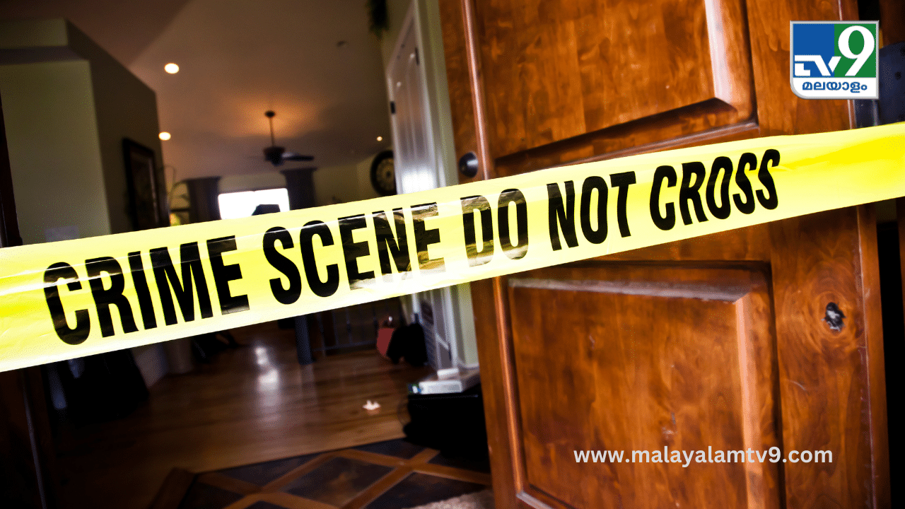 Finanacial Institution Threat: മൂന്നംഗകുടുംബത്തിൻ്റെ ആത്മഹത്യ: ജീവനെടുത്തത് കടം, സ്വകാര്യ പണമിടപാട് സ്ഥാപനം ഭീഷപ്പെടുത്തിയതായി പരാതി Finanacial Institution Threat: മൂന്നംഗകുടുംബത്തിൻ്റെ ആത്മഹത്യ: ജീവനെടുത്തത് കടം, സ്വകാര്യ പണമിടപാട് സ്ഥാപനം ഭീഷപ്പെടുത്തിയതായി പരാതി