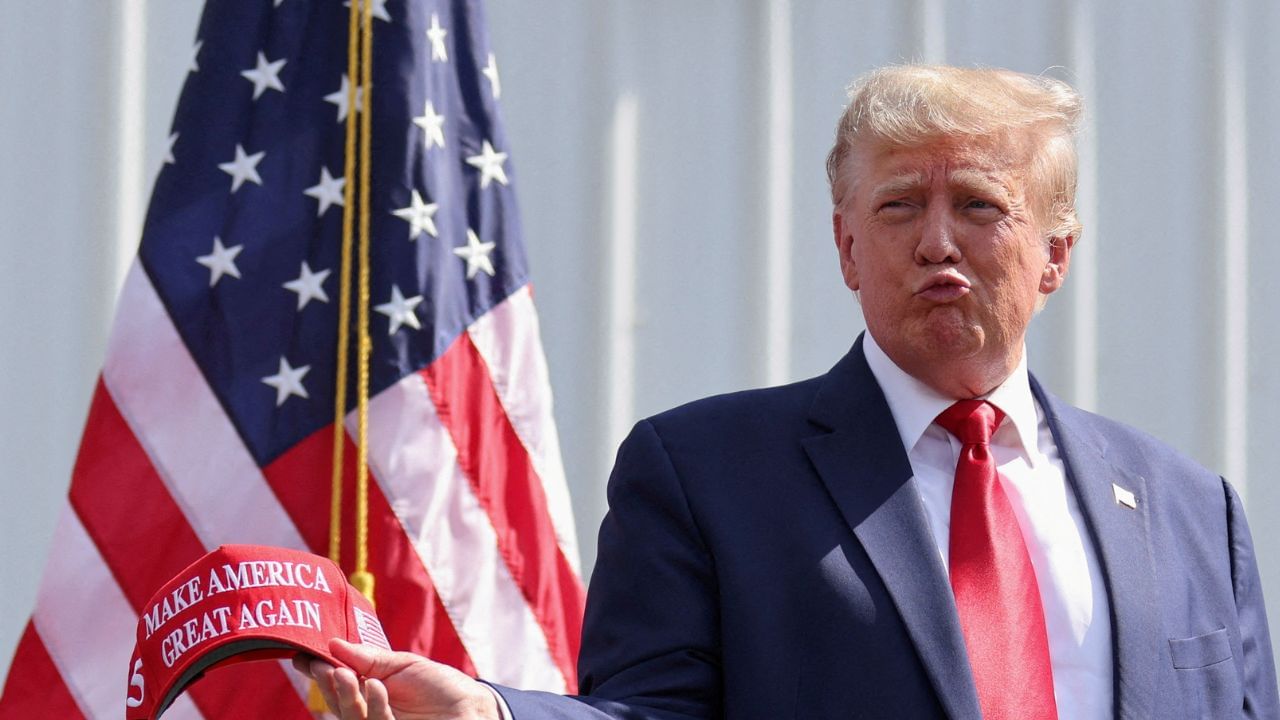 കൺവെൻഷന് തൊട്ടു മുമ്പോ ആ സമയത്തോ, പ്രസിഡൻ്റ് സ്ഥാനാർത്ഥി അവരുടെ വൈസ് പ്രസിഡൻ്റ് സ്ഥാനാർത്ഥിയെ പ്രഖ്യാപിക്കുന്നു. സെപ്റ്റംബർ, ഒക്ടോബർ മാസങ്ങളിൽ സ്ഥാനാർത്ഥികൾ പ്രസിഡൻ്റ് ചർച്ചകളിൽ പങ്കെടുക്കണം.