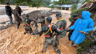 Wayanad Landslide: കണ്ണീര്‍മഴ തോരാതെ; മരണസംഖ്യ 170 കടന്നു, ബാക്കിയായത് 30 വീടുകള്‍ മാത്രം