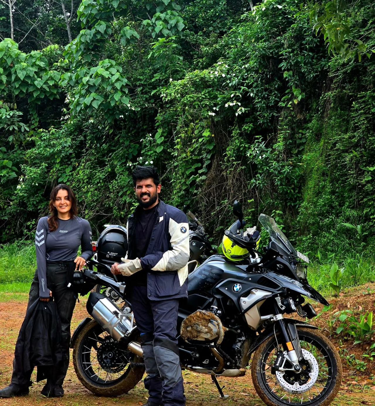 ഇരുചക്രവാഹനത്തിൻ്റെ ലൈസെൻസ് എടുത്ത നടി പിന്നീട് തൻ്റെ നിരവധി റൈഡിങ് ചിത്രങ്ങൾ പങ്കുവെച്ചിട്ടുണ്ട്. ഇപ്പോൾ തൻ്റെ BMW ബൈക്കിനൊപ്പമുള്ള ചിത്രങ്ങളും പങ്കുവെച്ചിരിക്കുകയാണ് നടി.