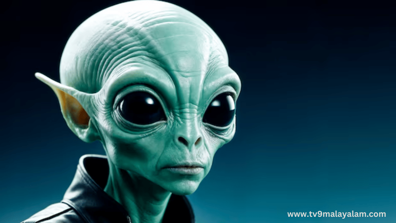 സൂപ്പർ ഹബിൾ എന്നാണ് ഈ ഗവേഷണത്തിന് നാസ നൽകിയിരിക്കുന്ന പേര്. ജീവൻറെ അംശമുണ്ടോയെന്ന് പഠിക്കാൻ സൂര്യനെ ചുറ്റുന്ന ഭൂമിയെ പോലെ സാഹചര്യങ്ങളുണ്ട് എന്ന് കരുതപ്പെടുന്ന 25 ഗ്രഹങ്ങളെ നാസ ഇതിനകം കണ്ടെത്തിയിട്ടുണ്ട്. ഇവിടെ ജീവന് അനുയോജ്യമായ സാഹചര്യങ്ങളുണ്ടാകാം എന്നതാണ് ഈ ഗ്രഹങ്ങളെ നാസ തെരഞ്ഞെടുക്കാൻ കാരണവും. (​Image credits: FREEPIK)