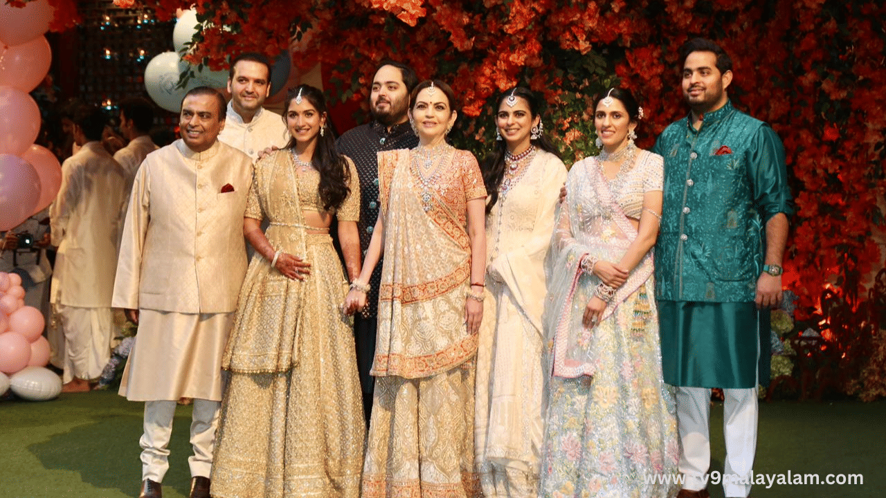 ലോകം കാത്തിരിക്കുന്ന വിവാഹമാണ് നാളെ നടക്കാനിരിക്കുന്ന ആനന്ദ് അംബാനിയുടെയും രാധികാ മെർച്ചൻ്റിൻ്റയും. വിവാഹത്തിന് മുന്നോടിയായുള്ള എല്ലാ ചടങ്ങുകളും പുരോഗമിക്കുകയാണ്. ബാന്ദ്ര-കുർള കോംപ്ലക്‌സിലെ ജിയോ വേൾഡ് കൺവെൻഷൻ സെന്ററിലാണ് വിവാഹച്ചടങ്ങ് നടക്കുന്നത്. വിവാഹത്തോടനുബന്ധിച്ച് നടന്ന മിക്ക ചടങ്ങുകളും അതിലെത്തിയ അധിതികളും സമൂഹമാധ്യമങ്ങളിൽ ഏറെ ചർച്ചയായതാണ്.  അതുപോലെ തന്നെ വിവാഹ ആഘോഷങ്ങളിൽ എത്തുന്നത് ആരൊക്കെ എന്ന ചർച്ചകളും സാമൂഹ്യ മാധ്യമങ്ങളിൽ നിറയുകയാണ്. (Image credits: Instagram)