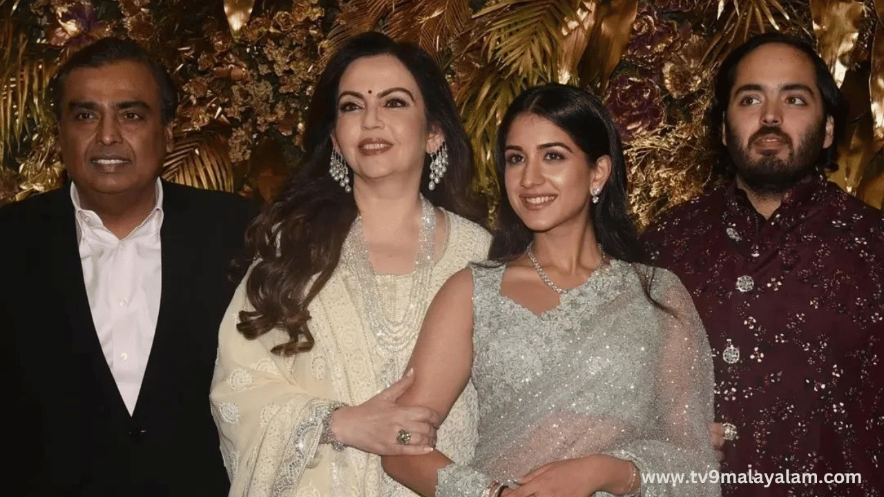 തീരുന്നില്ല അതിഥികളുടെ പട്ടിക, ടാൻസാനിയയുടെ പ്രസിഡന്റ് സാമിയ സുലുഹു ഹസ്സൻ, ഐഒസി വൈസ് പ്രസിഡന്റ് ജുവാൻ അന്റോണിയോ സമരഞ്ച്, ഡബ്ല്യുടിഒ ഡയറക്ടർ ജനറൽ എൻഗോസി ഒക്ടോൻജോ-ഇവേല, ഫിഫ പ്രസിഡന്റ് ജിയാനി ഇൻഫാന്റിനോ എന്നിവരുടെ സാന്നിധ്യവും ചടങ്ങിൽ ഉണ്ടാകും. കൂടാതെ എച്ച്പി പ്രസിഡന്റ് എന്റിക് ലോറസ്, എഡിഐഎ ബോർഡ് അംഗം ഖലീൽ മുഹമ്മദ് ഷെരീഫ് ഫൗലത്തി, കുവൈറ്റ് ഇൻവെസ്റ്റ്മെന്റ് അതോറിറ്റി മാനേജിംഗ് ഡയറക്ടർ ബദർ മുഹമ്മദ് അൽ സാദ്, നോക്കിയ പ്രസിഡന്റ് ടോമി ഉയിറ്റോ, ഗ്ലാക്സോ സ്മിത്ത്ക്ലൈൻ സിഇഒ എമ്മ വാംസ്ലി, ജിഐസി സിഇഒ ലിം സിഹൗ തുടങ്ങിയവരും പങ്കെടുക്കുന്നുണ്ട്. (Image credits: Instagram)