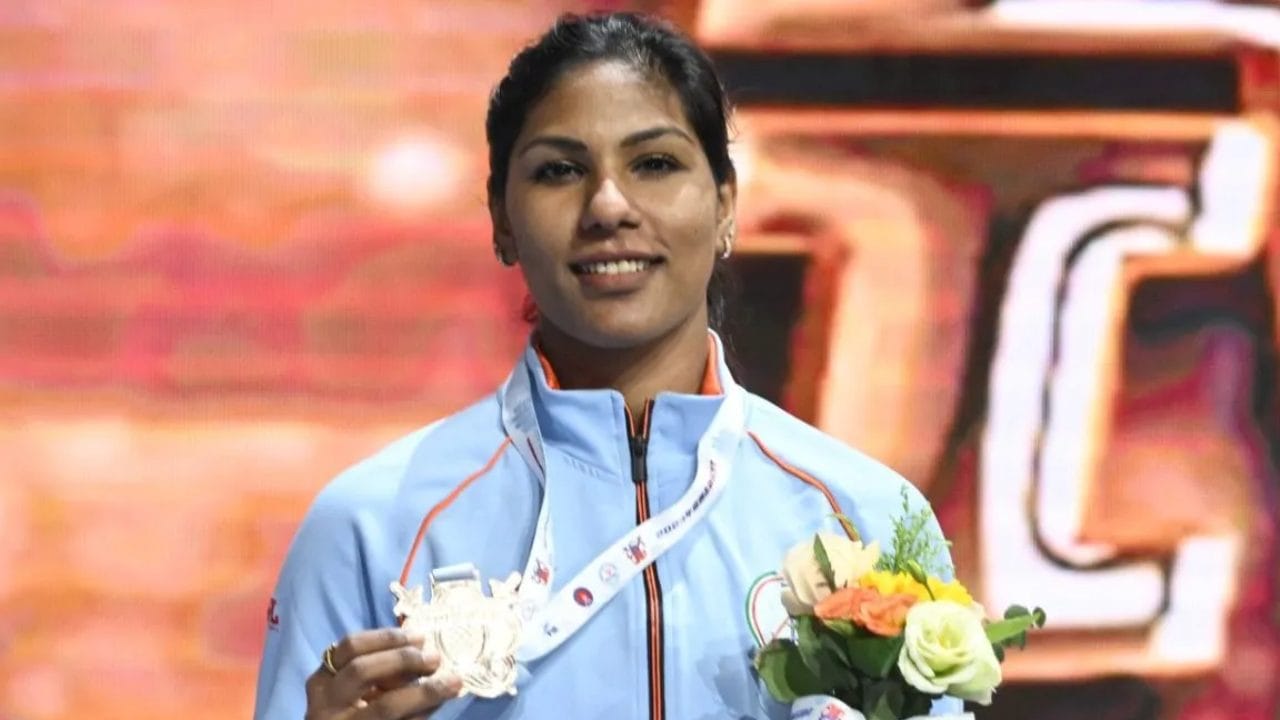 മിക്സഡ് ഡബിൾസ് ടേബിൾ ടെന്നീസ് ടീം, മിക്സഡ് 4*400 റിലേ ടീം, വാൾപ്പയറ്റ് താരം ഭവാനി ദേവി തുടങ്ങിയവരും ഇത്തവണ ഒളിമ്പിക്സിനുണ്ടാവില്ല.