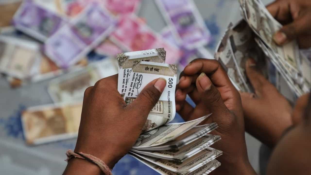 Financial Changes March 1: മാര്‍ച്ച് ഒന്ന് മുതല്‍ വമ്പന്‍ മാറ്റങ്ങള്‍; ഗ്യാസ് മുതല്‍ നിക്ഷേപങ്ങള്‍ വരെ പണി തരും