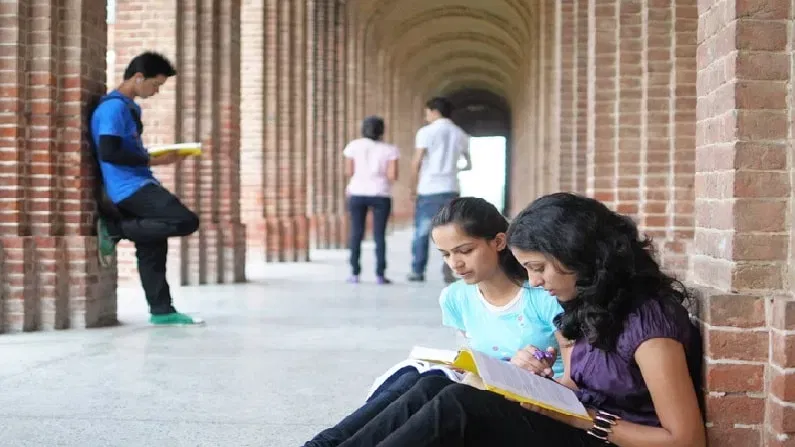 Indian students at US: കാരണം വ്യക്തമാക്കുന്നില്ല; ഇന്ത്യൻ വിദ്യാർത്ഥികളെ യു എസ് തിരിച്ചയക്കുന്നതായി വിദേശകാര്യ മന്ത്രാലയം