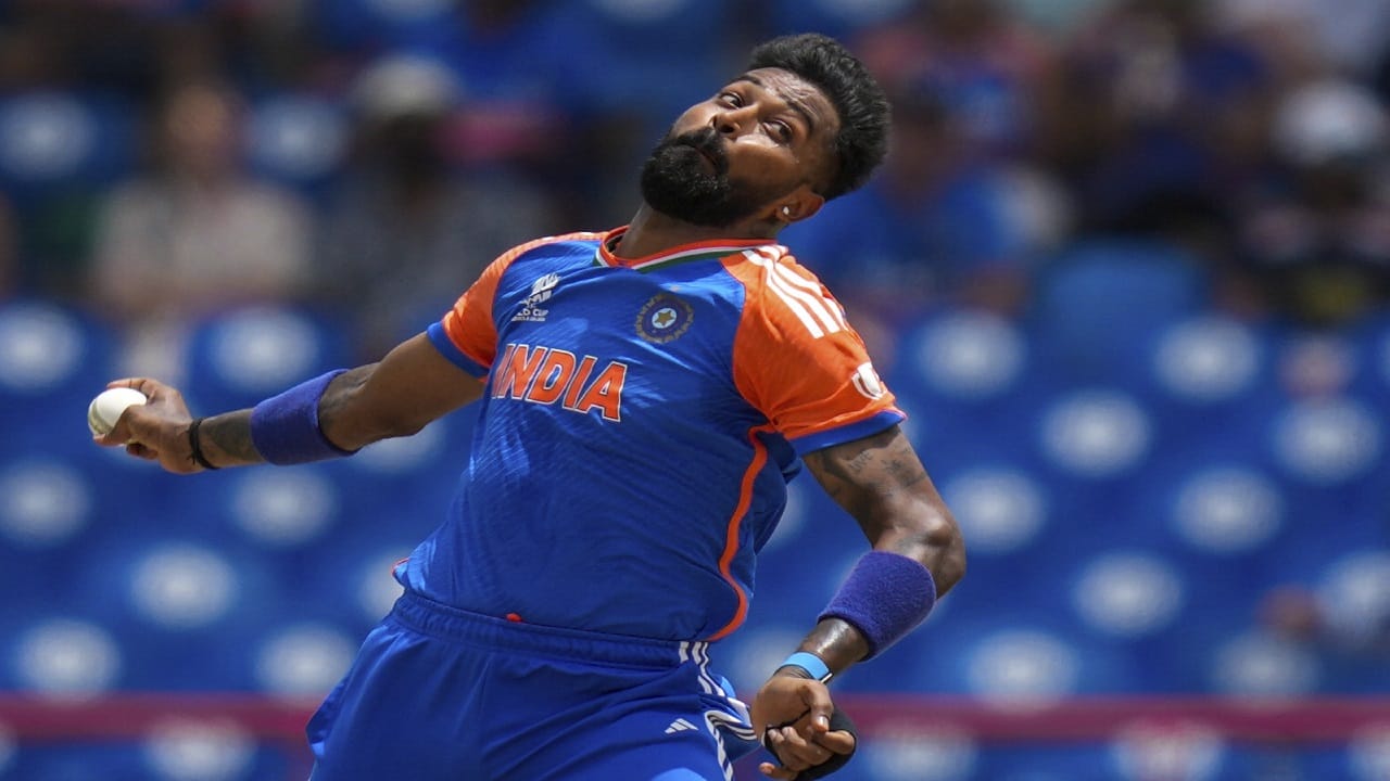 ഹാര്‍ദിക് പാണ്ഡ്യ- ഹാര്‍ദിക് പാണ്ഡ്യയാണ് സ്വന്തമായി പ്രൈവറ്റ് ജെറ്റുള്ള മറ്റൊരു താരം.
PTI Image