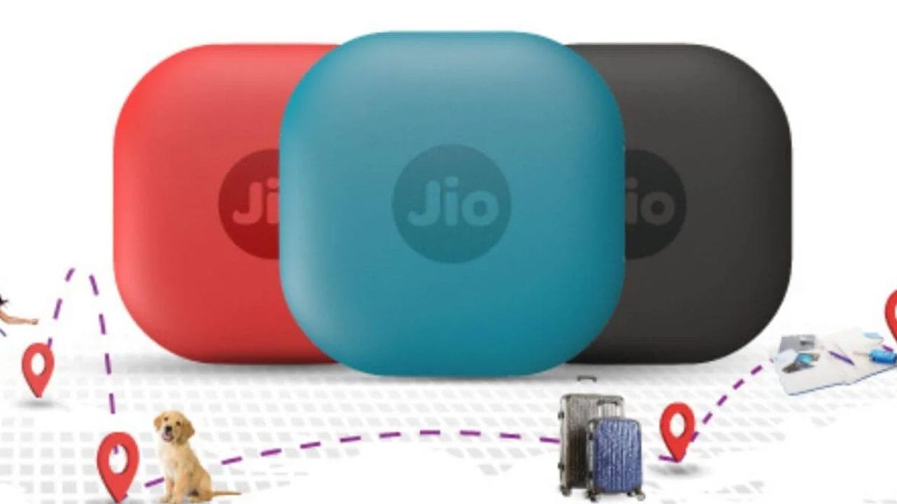 ലഗേജുകളും മറ്റും ട്രാക്ക് ചെയ്യാൻ ഉപയോഗിക്കുന്ന ജിയോടാഗ് എയർ വിപണിയിൽ. ആപ്പിൾ എയർടാഗിനോട് സമാനമായ ജിയോടാഗിന് 1499 രൂപയാണ് വില. ഓൺലൈൻ ഇ കൊമേഴ്സ് സൈറ്റുകളിലടക്കം ജിയോടാഗ് വില്പന ആരംഭിച്ചിട്ടുണ്ട്. എയർടാഗിന് 2899 രൂപയാണ് വില. ഇതിൻ്റെ പകുതിവിലയിൽ ലഭിക്കുമെന്നതുകൊണ്ട് തന്നെ ജിയോടാഗ് ശ്രദ്ധ നേടിക്കഴിഞ്ഞു.