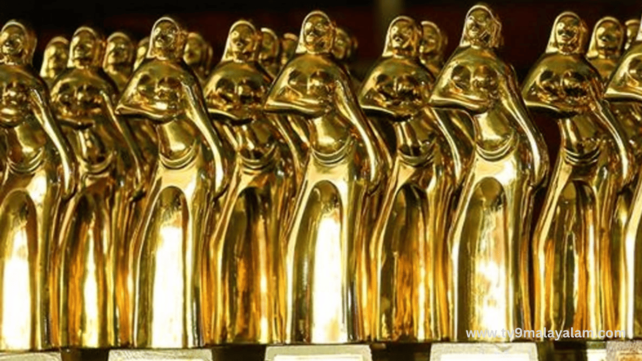 Kerala State Film Awards: സംസ്ഥാന ചലച്ചിത്ര അവാർഡ്: മത്സരിക്കുന്നത് 160 സിനിമകൾ, രണ്ടുസമിതികൾ 80 സിനിമവീതം കാണും Kerala State Film Awards: സംസ്ഥാന ചലച്ചിത്ര അവാർഡ്: മത്സരിക്കുന്നത് 160 സിനിമകൾ, രണ്ടുസമിതികൾ 80 സിനിമവീതം കാണും
