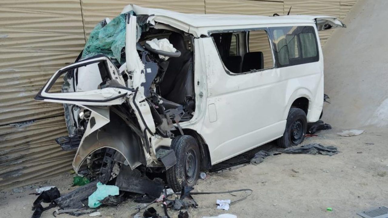 Kuwait Accident : കുവൈറ്റിൽ വാഹനാപകടം; ആറ് പ്രവാസി ഇന്ത്യക്കാർ മരിച്ചു; നാല് പേർക്ക് പരിക്ക് Kuwait Accident : കുവൈറ്റിൽ വാഹനാപകടം; ആറ് പ്രവാസി ഇന്ത്യക്കാർ മരിച്ചു; നാല് പേർക്ക് പരിക്ക്