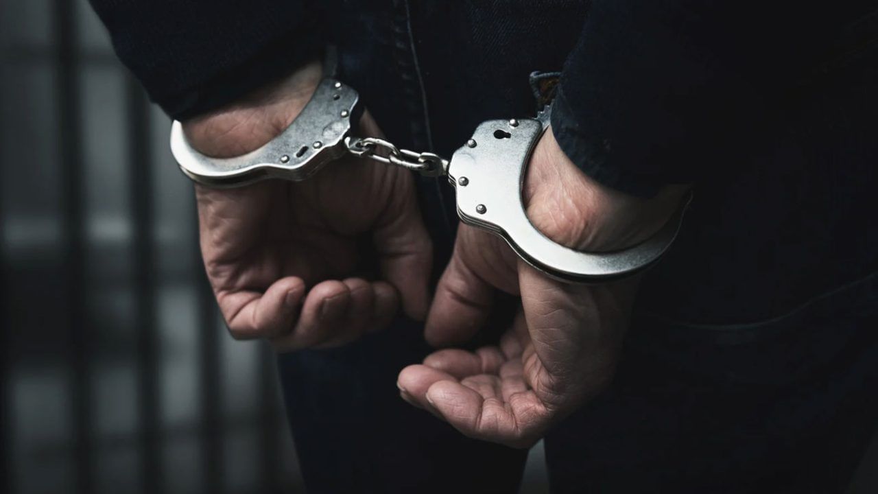 Man Dupes Women Marriage : വിവിധ സംസ്ഥാനങ്ങളിലായി 20ലധികം സ്ത്രീകളെ വിവാഹം കഴിച്ച് പണം തട്ടിയെടുത്തു; പ്രതി പിടിയിൽ Man Dupes Women Marriage : വിവിധ സംസ്ഥാനങ്ങളിലായി 20ലധികം സ്ത്രീകളെ വിവാഹം കഴിച്ച് പണം തട്ടിയെടുത്തു; പ്രതി പിടിയിൽ