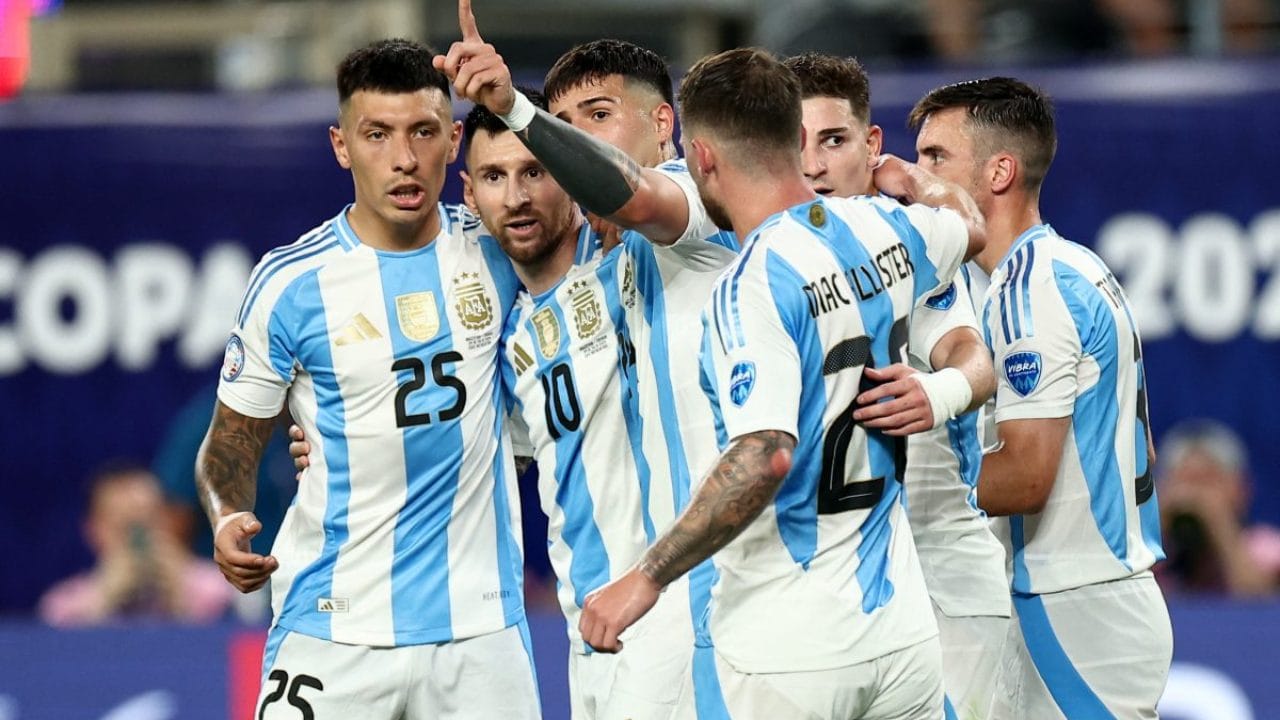 അങ്ങനെ തുടരെ രണ്ടാം തവണ അർജൻ്റീന കോപ്പ അമേരിക്കയുടെ കലാശപ്പോരിന് അർഹത നേടിയിരിക്കുന്നു. കഴിഞ്ഞ തവ്വൻ ചിരവൈരികളായ ബ്രസീലിനെ വീഴ്ത്തി ഫെയറിടെയിൽ ക്ലൈമാക്സിലൂടെ കിരീടം നേടിയ അർജൻ്റീന ഇത്തവണ അത് ആവർത്തിക്കുമോ എന്നതാണ് മില്ല്യൻ ഡോളർ ചോദ്യം.