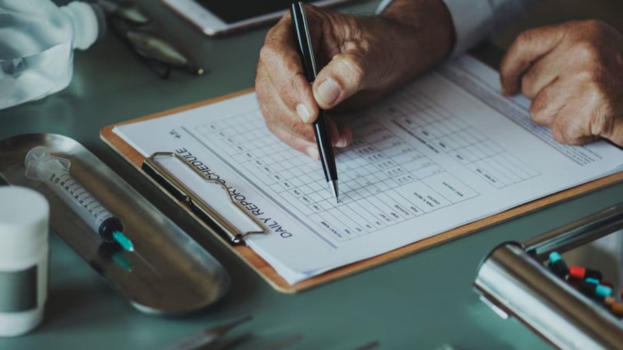 മാറ്റിവച്ച മെഡിക്കല്‍ പിജി പ്രവേശത്തനത്തിനുള്ള നീറ്റ് പിജി പരീക്ഷാ തീയതി പ്രഖ്യാപിച്ചു. ഓഗസ്റ്റ് പതിനൊന്നിനാണ് പുതിയ അറിയിപ്പ് അനുസരിച്ച്  പരീക്ഷ നടക്കുക.