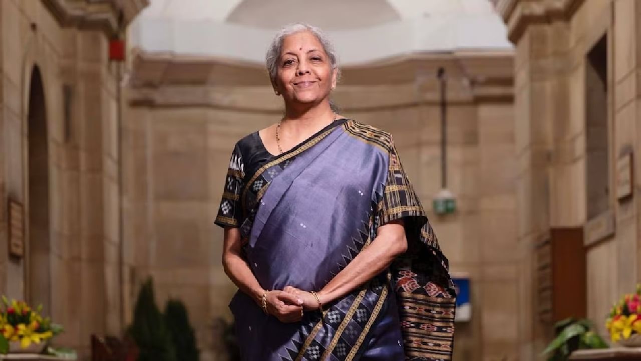 സാരിയോടുള്ള നിര്മല സീതാരാമന്റെ അടുപ്പം വളരെ പ്രസിദ്ധമാണ്. മുന് വര്ഷങ്ങളിലെ ബജറ്റ് അവതരണത്തില് നിര്മല ധരിച്ച സാരികള് ഇതാ.
Social Media Image