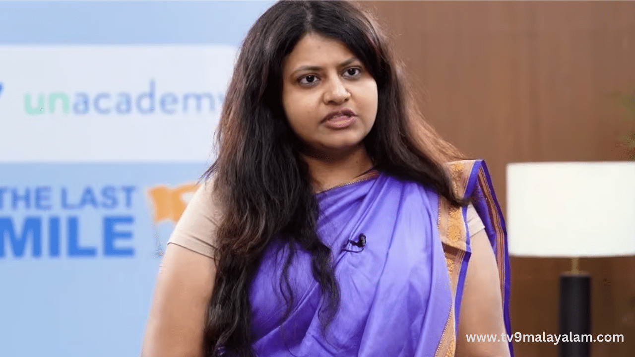 Puja Khedkar: അടിമുടി വ്യാജമെന്ന് റിപ്പോർട്ട്, നടപടിയുമായി കേന്ദ്രസർക്കാർ; വിവാദ ഐഎഎസുകാരിയെ സർവ്വീസിൽ നിന്ന് പുറത്താക്കി