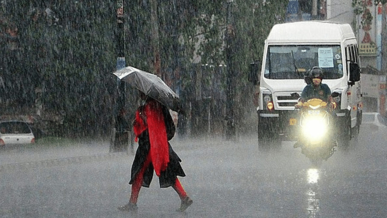 Kerala Rain Alert: മഴ ഭീതി ഒഴിയുന്നില്ല, ആറ് ജില്ലകളില്‍ യെല്ലോ അലര്‍ട്ട്‌