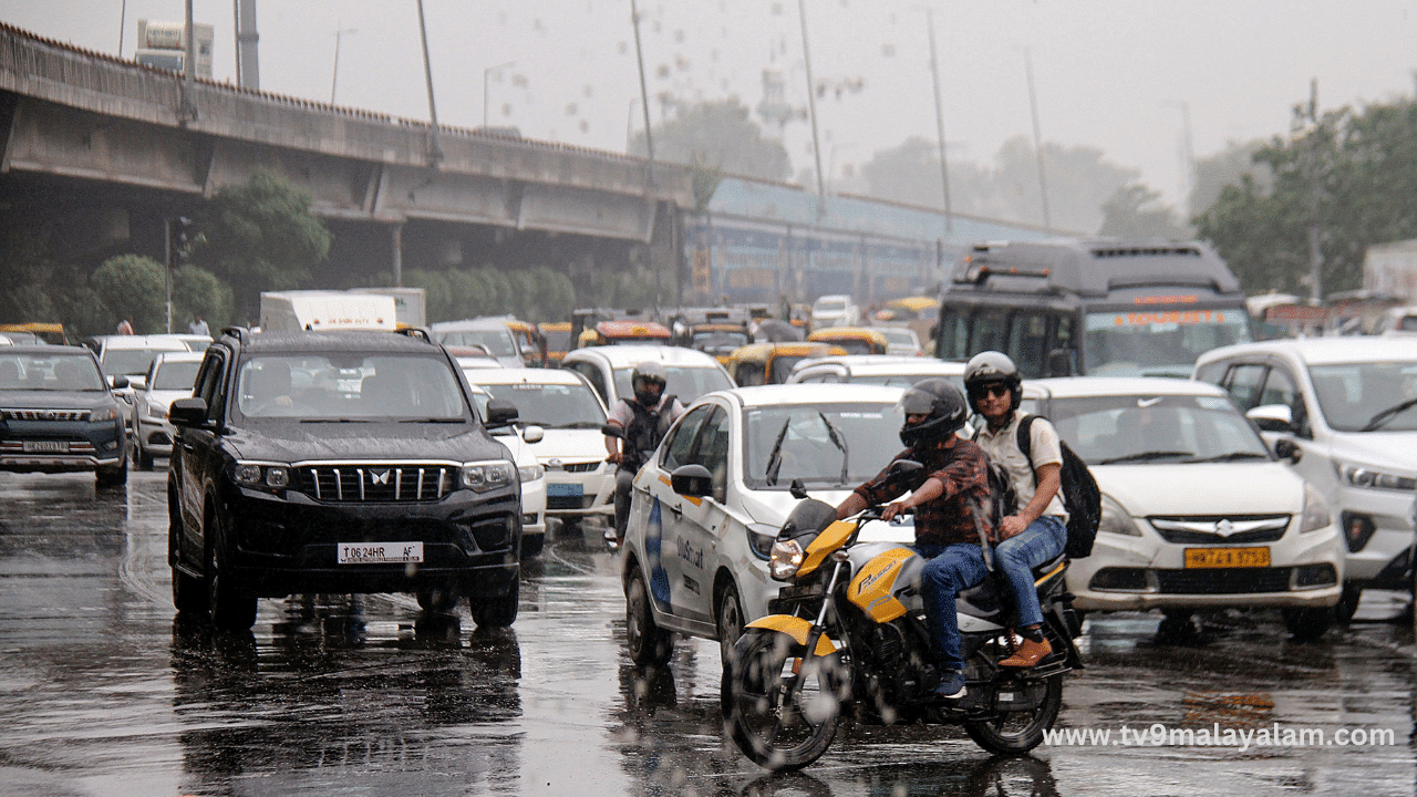 Kerala Rain Alert: സംസ്ഥാനത്തെ മഴക്കെടുതി..; ജില്ലകളിൽ കൺട്രോൾ റൂമുകൾ തുറന്നു, ദുരിതാശ്വാസ ക്യാമ്പുകളും സജ്ജം