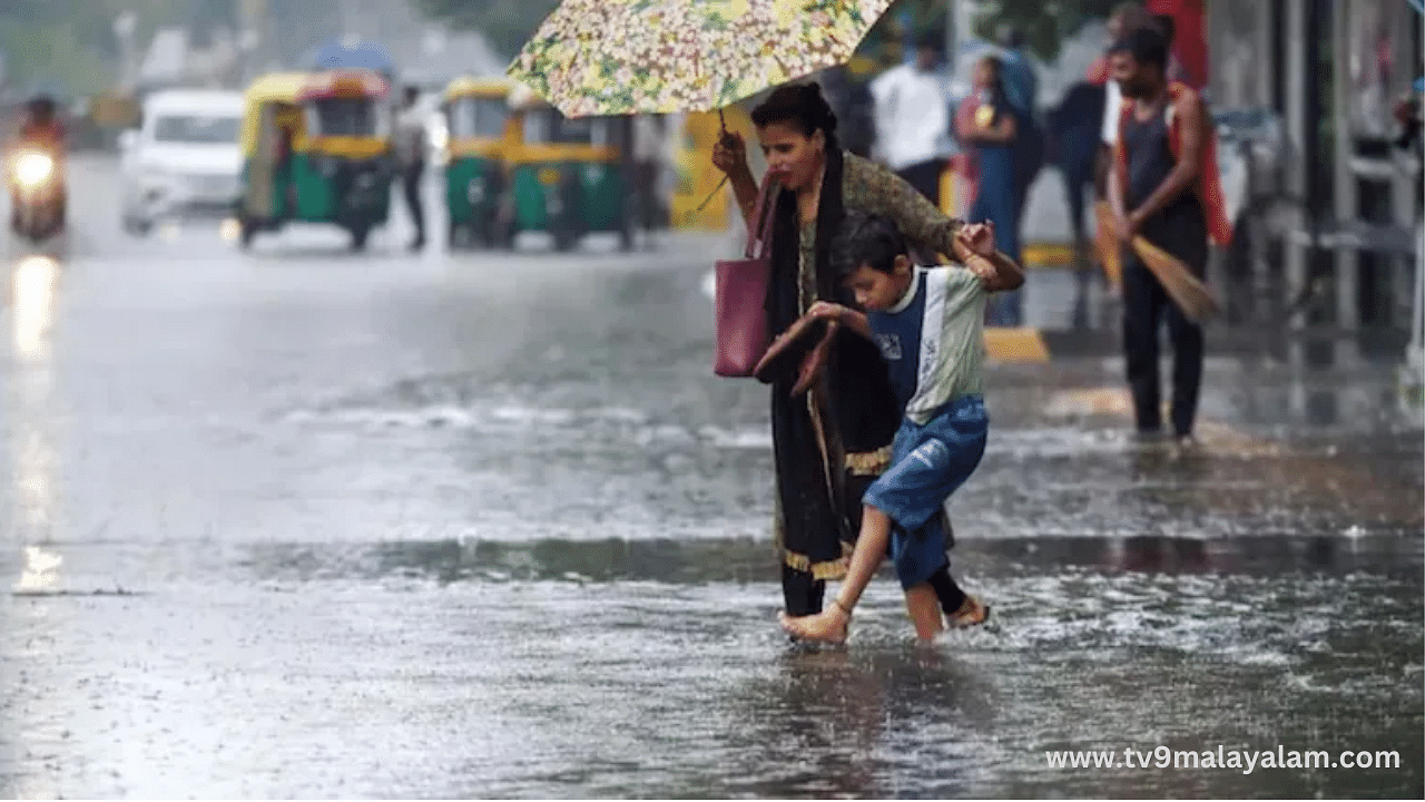 Kerala Rain Alerts : സംസ്ഥാനത്ത് മഴ തുടരും; വിദ്യാഭ്യാസ സ്ഥാപനങ്ങളിലെ അവധി ആറ് ജില്ലകളിലേക്ക് നീട്ടി