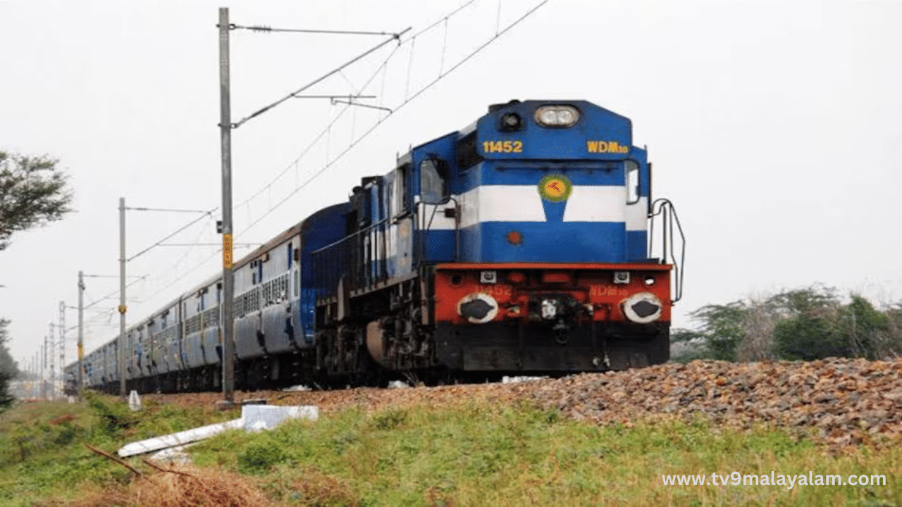 Shoranur-Kannur Train Service: മലബാറിലെ യാത്രക്കാരുടെ ദുരിതം തുടരുന്നു; ഷൊർണൂർ-കണ്ണൂർ സ്പെഷ്യൽ തീവണ്ടി തിരക്കുള്ള ദിവസങ്ങളിൽ ഓടുന്നില്ല