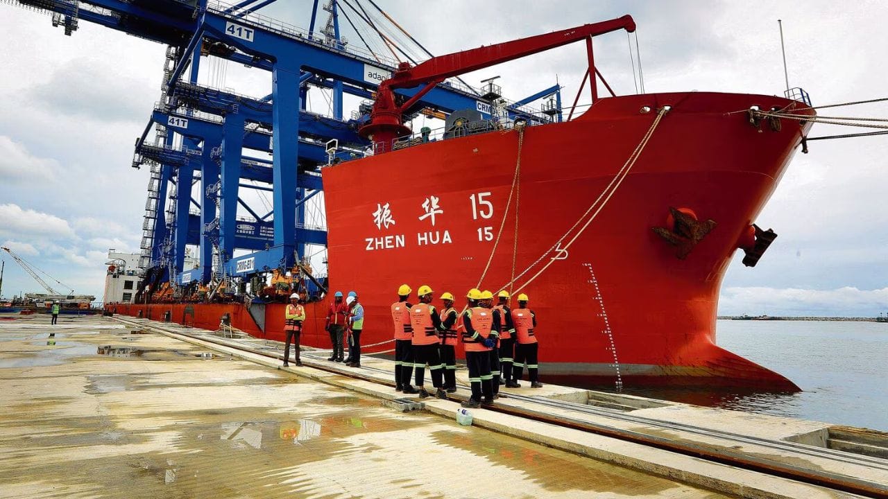 വെള്ളിയാഴ്ച ആഘോഷമായ വരവെൽപ്പ്. പിന്നെ ട്രയൽ കാലം. അടുത്ത രണ്ട് മാസവും ലോകോത്തര കമ്പനികളുടെ കപ്പലുകൾ വിഴിഞ്ഞത്ത് വന്നുപോകും. അധികം വൈകാതെ ഓണക്കാലത്ത് കമ്മീഷനിംഗ് നടത്തുമെന്നാണ് പ്രഖ്യാപനം.