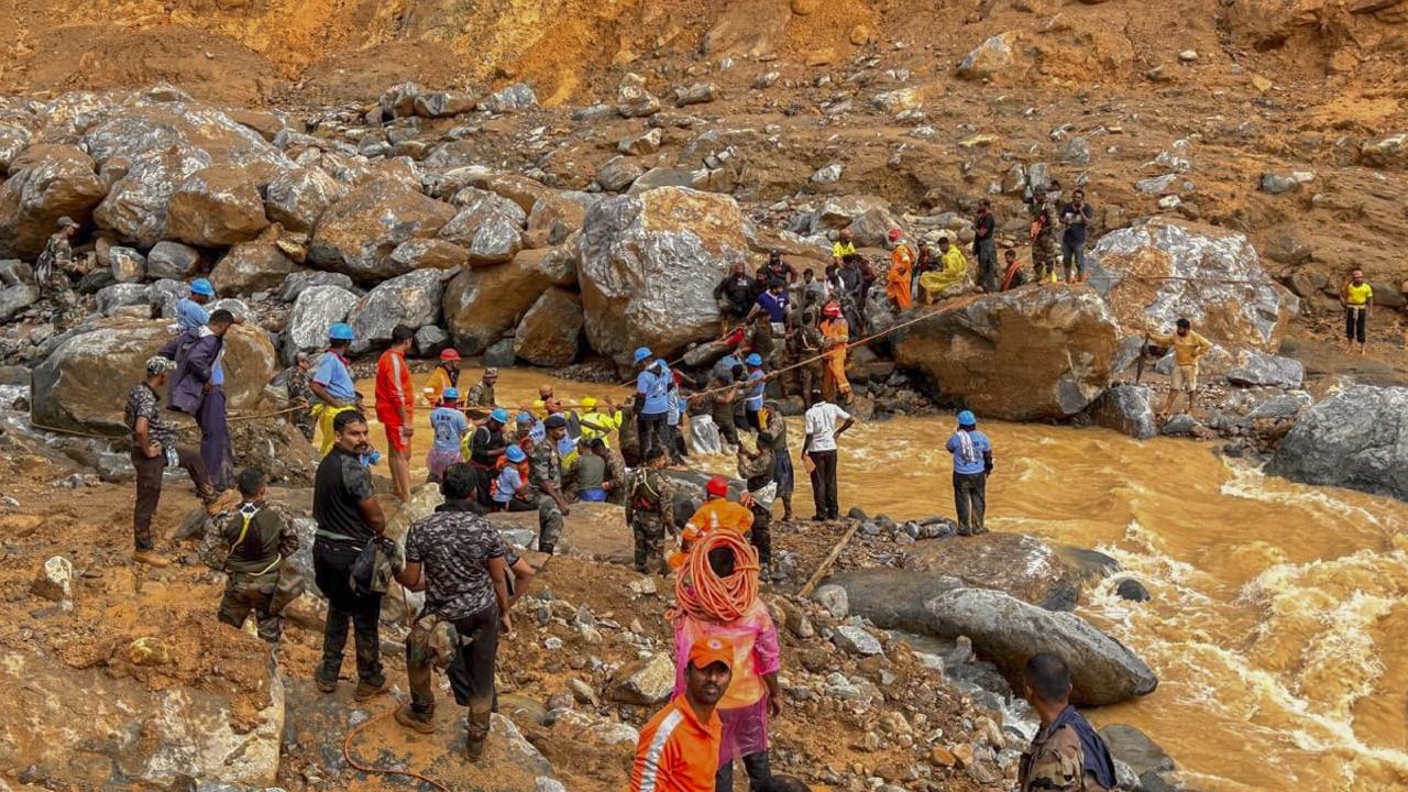 Natural Disasters in World: പ്രകൃതിക്ക് മുന്നില് മനുഷ്യന് തോറ്റുപോയ നിമിഷം; ലോകം കണ്ട ഏറ്റവും വലിയ പ്രകൃതി ദുരന്തങ്ങള് Natural Disasters in World: പ്രകൃതിക്ക് മുന്നില് മനുഷ്യന് തോറ്റുപോയ നിമിഷം; ലോകം കണ്ട ഏറ്റവും വലിയ പ്രകൃതി ദുരന്തങ്ങള്