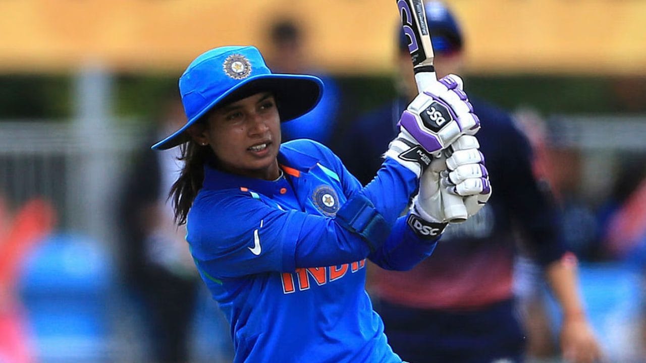 ഏഷാ കപ്പിൽ ഏറ്റവുമധികം റൺസ് നേടിയത് ഇന്ത്യയുടെ മുൻ ക്യാപ്റ്റൻ മിഥാലി രാജ് ആണ്. 588 റൺസാണ് മിഥാലിയുടെ സമ്പാദ്യം. 26 വിക്കറ്റുള്ള ഇന്ത്യൻ താരം നീതു ഡേവിഡ് ഈ പട്ടികയിലും ഒന്നാമതാണ്.