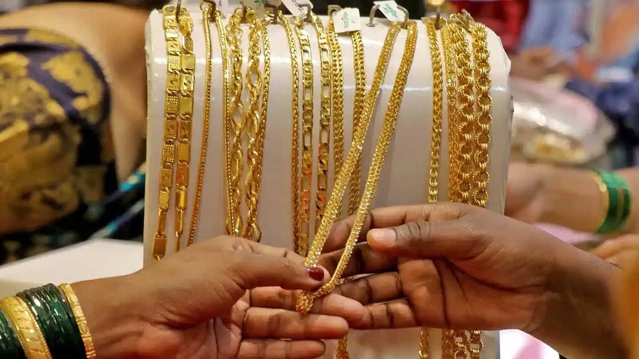 Gold rate Kerala:  പൊള്ളിച്ച് സ്വർണവില; പവന് 200 രൂപ കൂടി