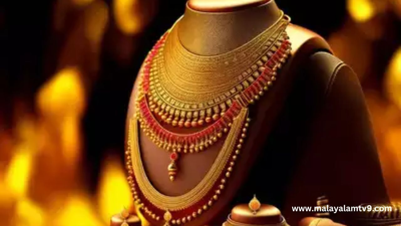 Gold rate today: തൊട്ടാൽ പൊള്ളുന്ന സ്വർണവില; പവന് 520 രൂപ കൂടി Gold rate today: തൊട്ടാൽ പൊള്ളുന്ന സ്വർണവില; പവന് 520 രൂപ കൂടി