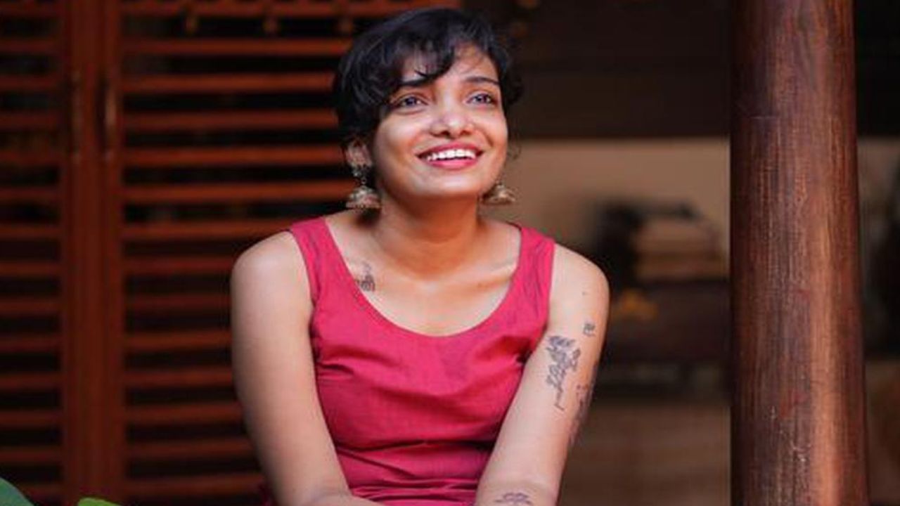 Gouri Lakshmi : ഇതെന്റെ സ്വന്തം അനുഭവം..വെറുതെ സങ്കൽപിച്ച് എഴുതിയതല്ല… സൈബർ ആക്രമണത്തോടു പ്രതികരിച്ച് ഗൗരി ലക്ഷ്മി Gouri Lakshmi : ഇതെന്റെ സ്വന്തം അനുഭവം..വെറുതെ സങ്കൽപിച്ച് എഴുതിയതല്ല… സൈബർ ആക്രമണത്തോടു പ്രതികരിച്ച് ഗൗരി ലക്ഷ്മി