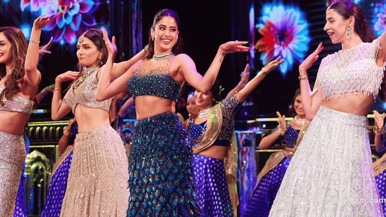 അനന്ത് അംബാനിയുടെയും രാധിക മെർച്ചന്റിന്റെയും വിവാഹത്തിന് മുന്നോടിയായി ഇന്നലെയാണ് സംഗീത് ചടങ്ങ് നടന്നത്. ഇതിൻ്റെ ചിത്രങ്ങളും വീഡിയോകളുമാണ് ഇപ്പോള്‍ സോഷ്യൽ മീഡിയയിൽ വൈറലാകുന്നത്.  (Image courtesy: Instagram)
