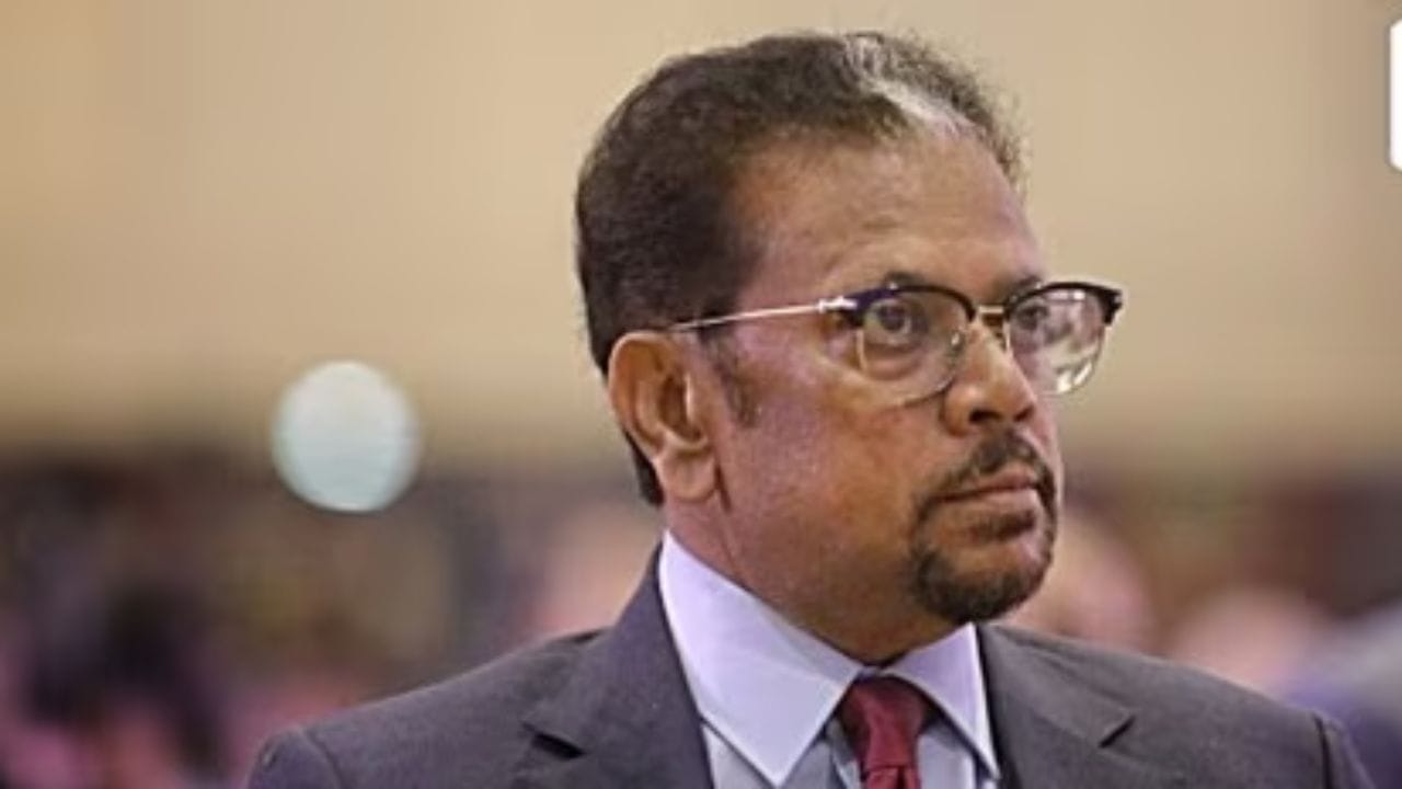 1979 ബാച്ച് ഐഎഎസ് ഉദ്യോഗസ്ഥനായിരുന്ന കെ. കൈലാസ്നാഥൻ മോദിയുടെ വിശ്വസ്തൻ എന്ന പേരിലാണ് പ്രശസ്തനായത്. പുതുച്ചേരി ലെഫ്റ്റനൻ്റ് ഗവർണറായി  നിയമിതനായ അദ്ദേഹം വടകര സ്വദേശിയാണ്. 2013 മുതൽ 2014 വരെ അന്നത്തെ ഗുജറാത്ത് മുഖ്യമന്ത്രി നരേന്ദ്ര മോദിയുടെ ചീഫ് പ്രിൻസിപ്പൽ സെക്രട്ടറിയായി സേവനമനുഷ്ഠിച്ചിട്ടുണ്ട്. അതിനുശേഷം, 2024 ജൂൺ 30 വരെ അദ്ദേഹം അതേ സ്ഥാനത്ത് തുടർന്നു. 